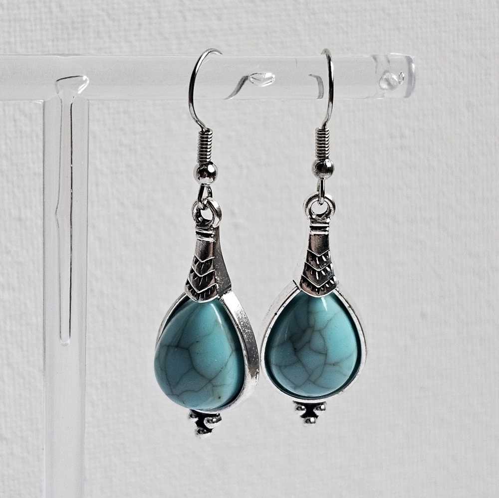 Boho western dainty faux turquoise drop blue silver fashion earrings NWOT